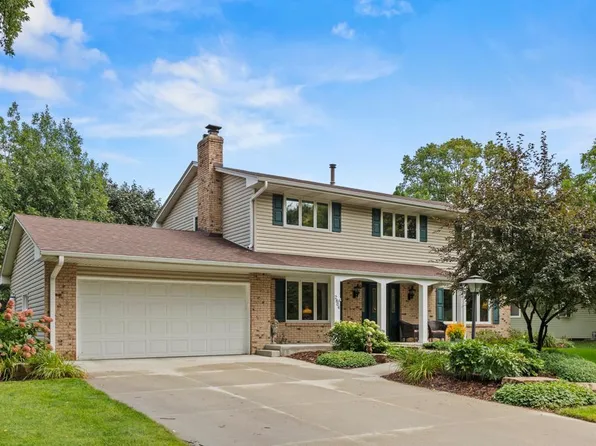 2804 McLeod St, Burnsville, MN 55337