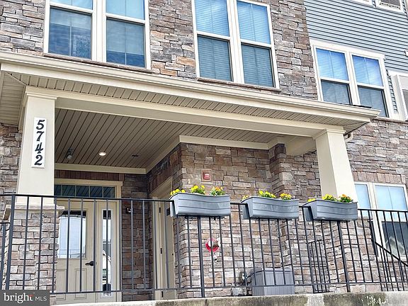 2nd image of 5742 Meadowood St #202