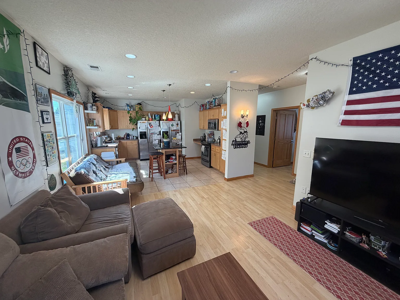 5 bed, 2000 sqft, $700 — Photo 3