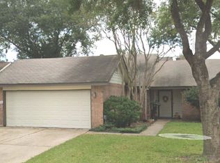 9814 Paddock Park Dr, Houston, TX 77065