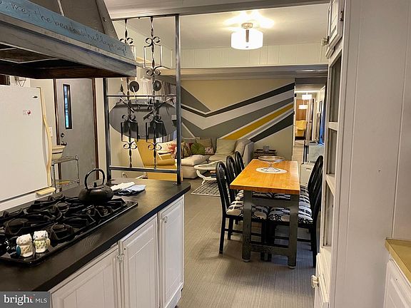 4th image of 31627 Reading St