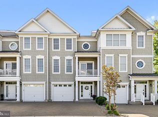 16 Crane Ct, Manahawkin, NJ 08050