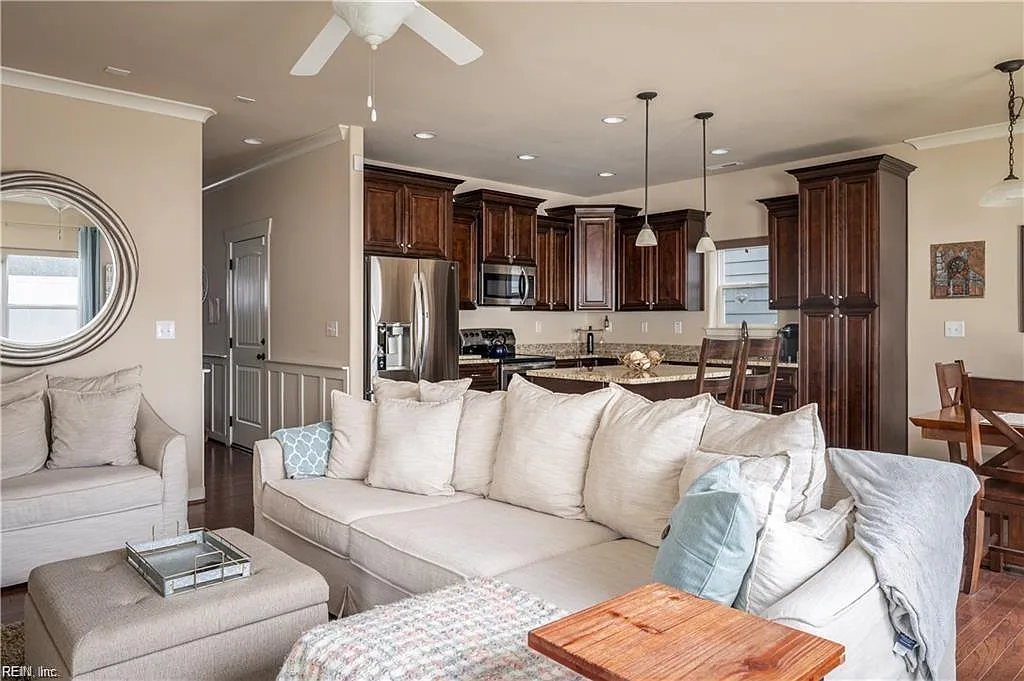 225 Floridays Way - 1 — Photo 4