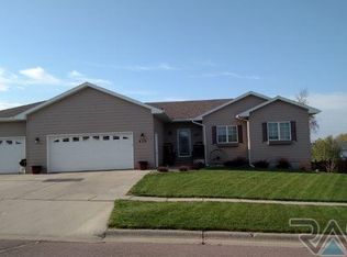 409 W 9th St, Dell Rapids, SD 57022