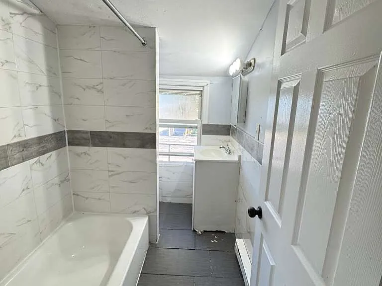 116 22nd St #3 — Photo 4