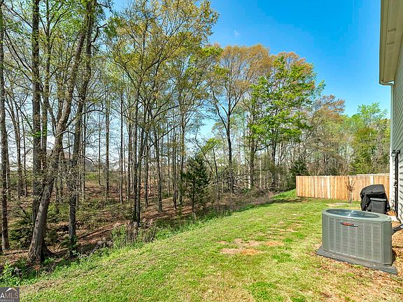 3rd image of 544 Moline Way