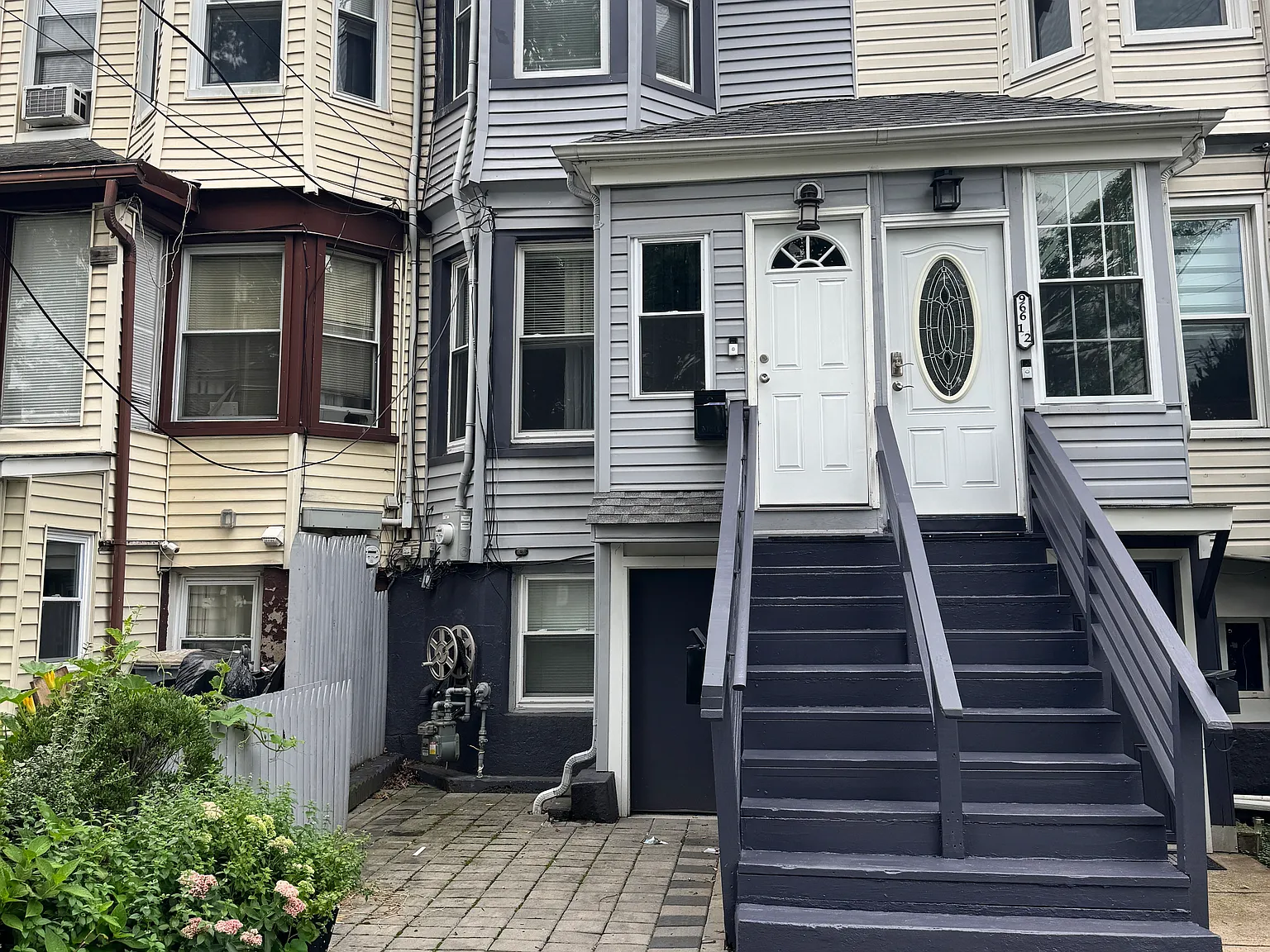 2 bed, 1.5 bath, 1026 sqft, $2,200 — Photo 1