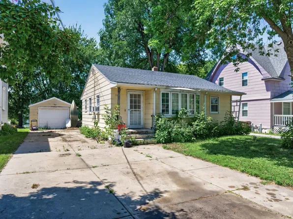 107 Oak Ave N, Maple Lake, MN 55358