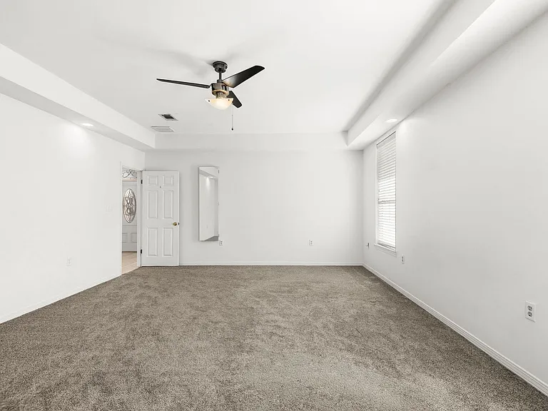 83 Lake Lorraine Cir — Photo 33