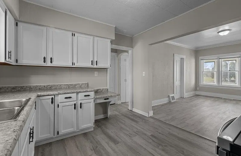 3 bed, 1.0 bath, $1,199 — Photo 3