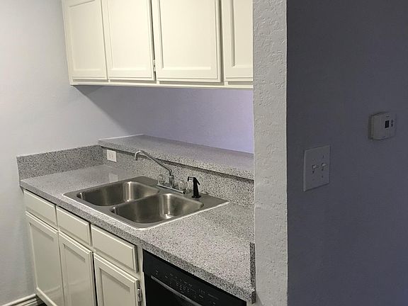 3rd image of 201 Pine Meadow Dr APT B