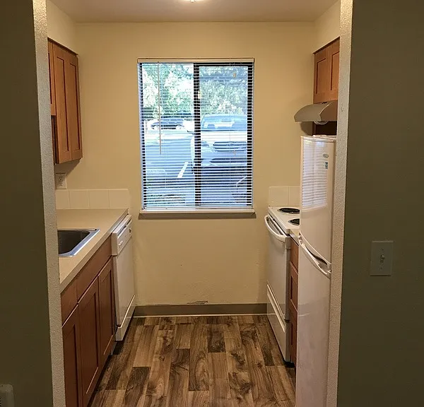 VALLEY WOODS — Photo 4