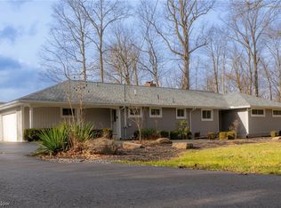 6882 Tanglewood Dr, Youngstown, OH 44512