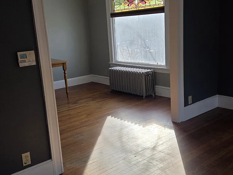 393 Main St — Photo 5