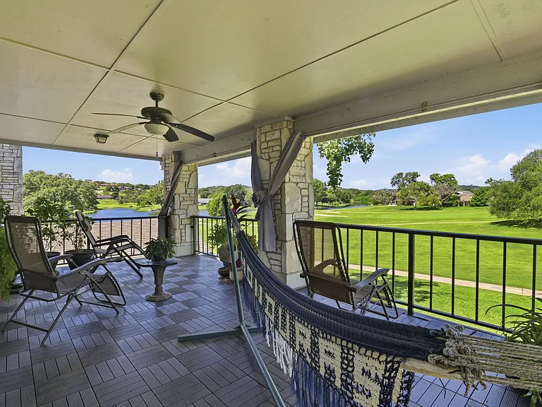 701 Oakland Hills Ln — Photo 2