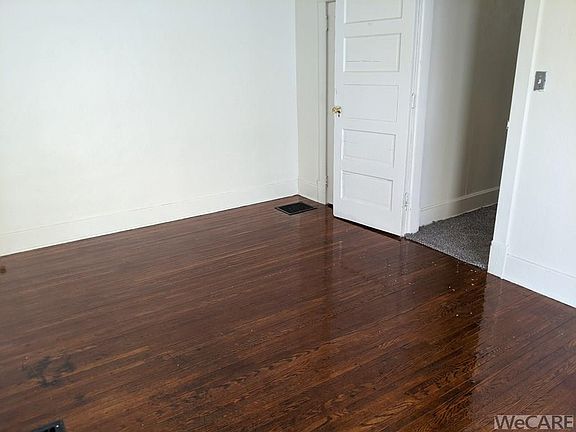 5th image of 901 Dingledine Ave