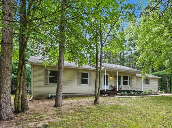 9307 Evergreen Dr, Traverse City, MI 49684