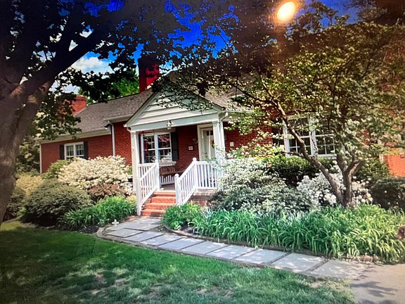 Front walk at Echo Dell