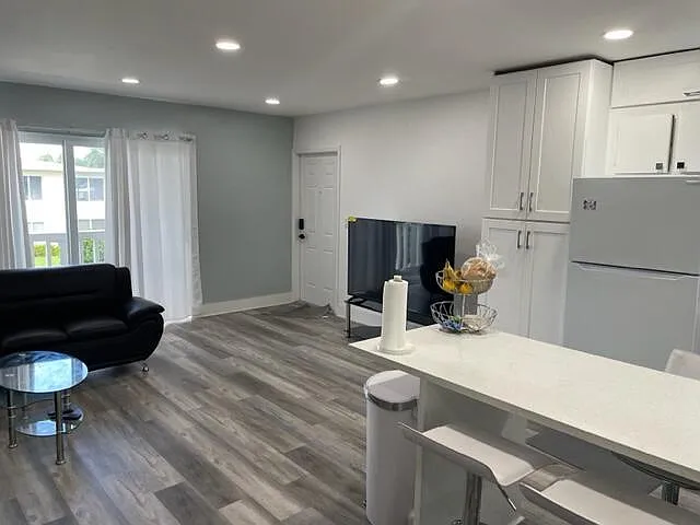 1 bed, 1.0 bath, 754 sqft, $1,450 — Photo 2