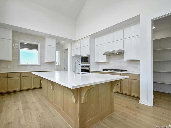 2nd image of 212 Bodensee Place