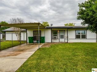 402 Hilltop Ave, Converse, TX 78109