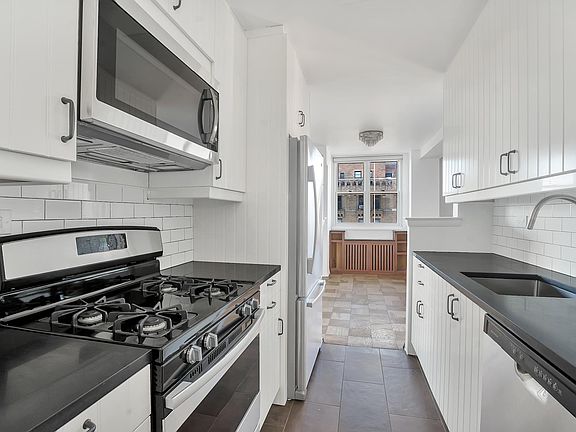 5th image of 77 7th Ave APT 20D
