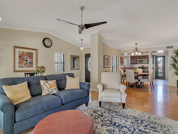 2nd image of 410 W Fellars Dr