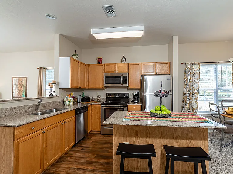 WoodsEdge Apartments — Photo 26
