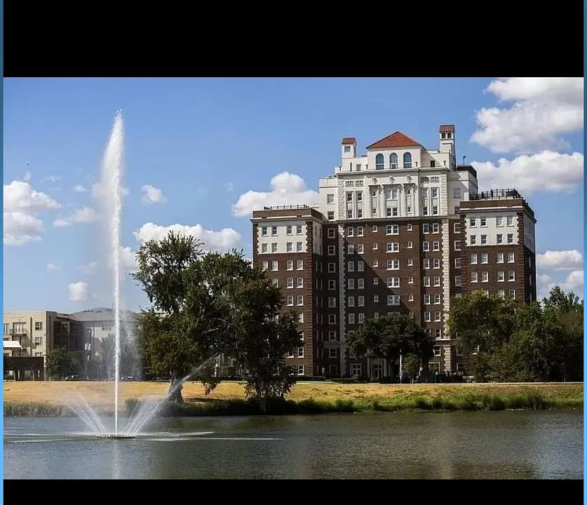 329 E Colorado Blvd #203