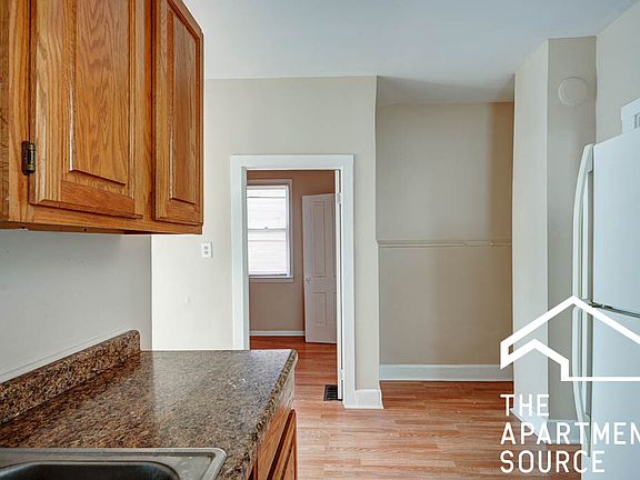 3rd image of 2232 N Wayne Ave APT 1R