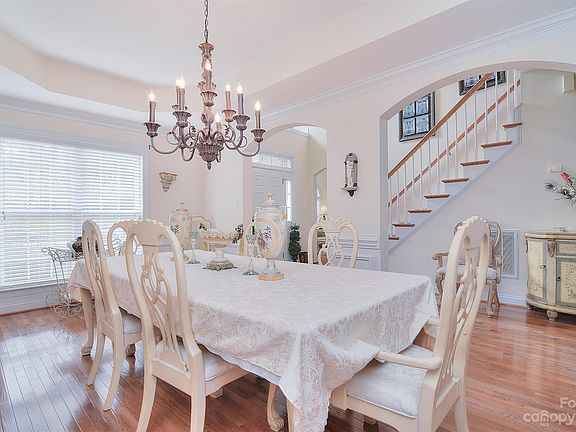 5th image of 9700 Blackbird Hill Ln