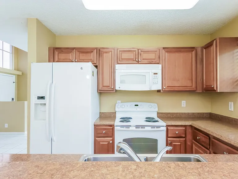3275 W Buena Vista Dr — Photo 10