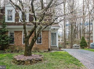 9904 Hemlock Woods Ln, Burke, VA 22015