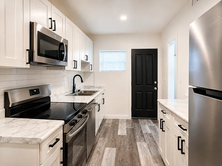 1200 Linwood Ave #1200 — Photo 7