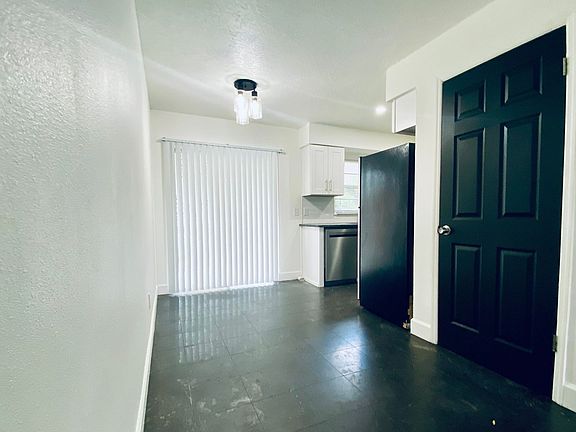 3rd image of 5030 W Washington St