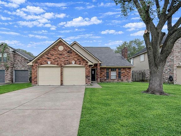 2nd image of 16830 Scenic Gardens Dr