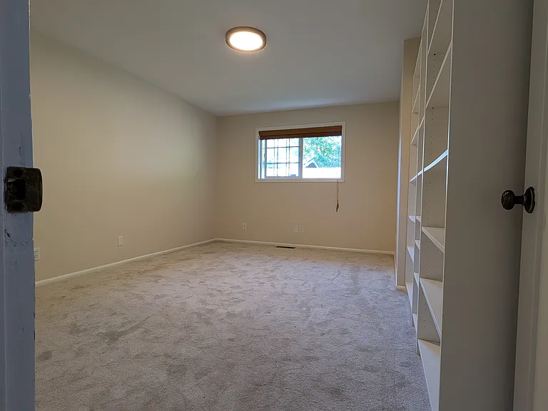 1102 E Maplewood Ave — Photo 21