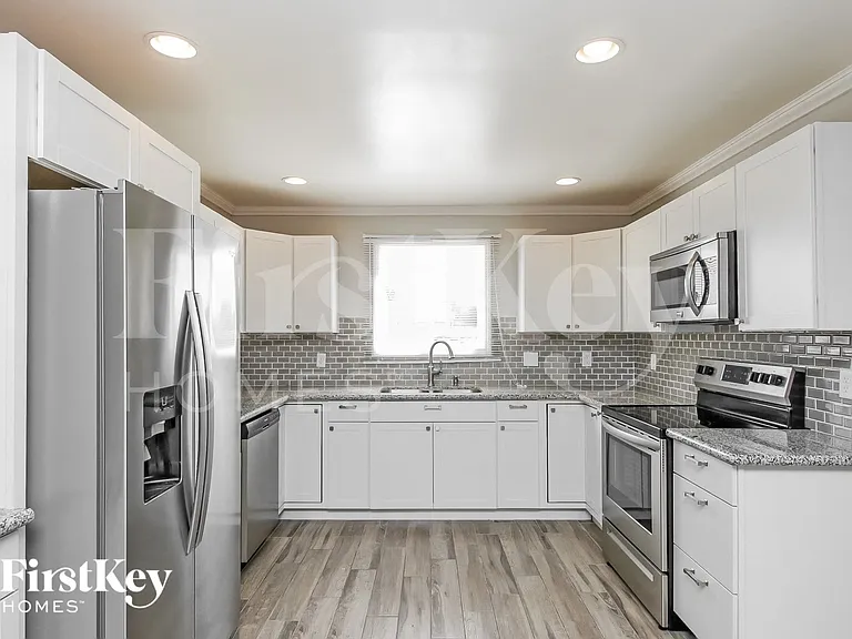 1132 N Rose St — Photo 7
