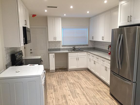 2nd image of 2511 W Violet St