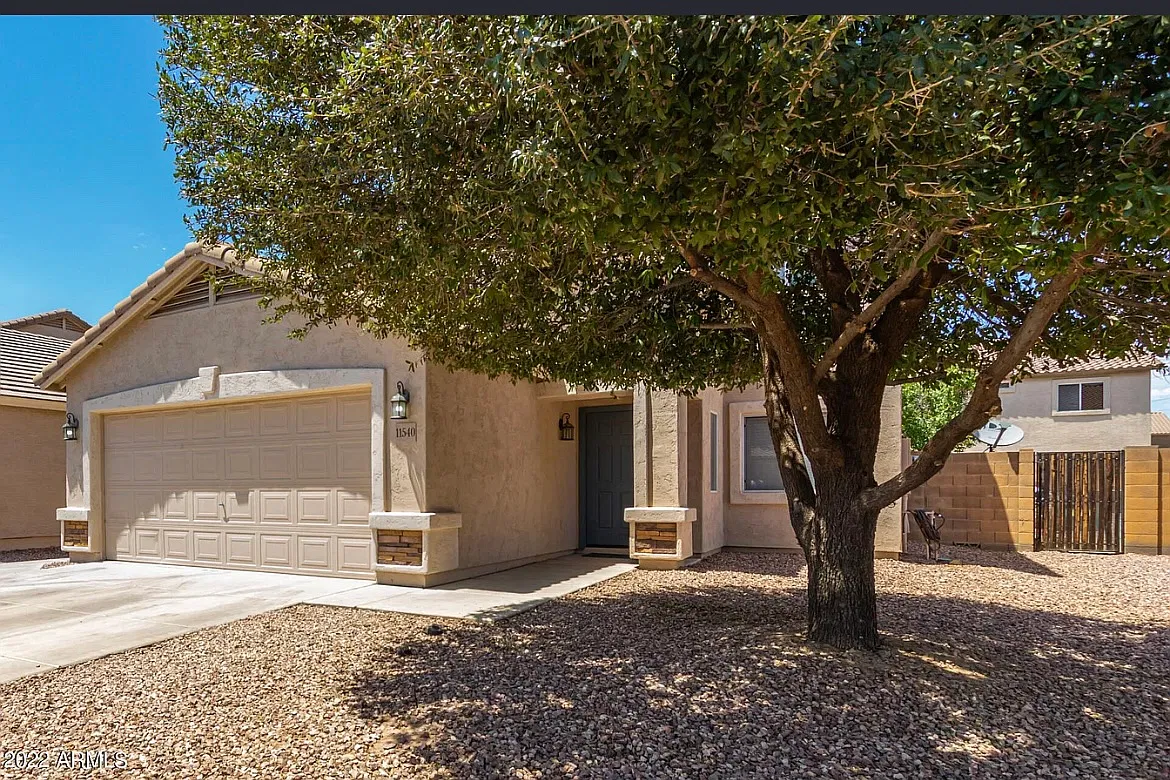 3 bed, 2.5 bath, 2002 sqft, $2,000 — Photo 2