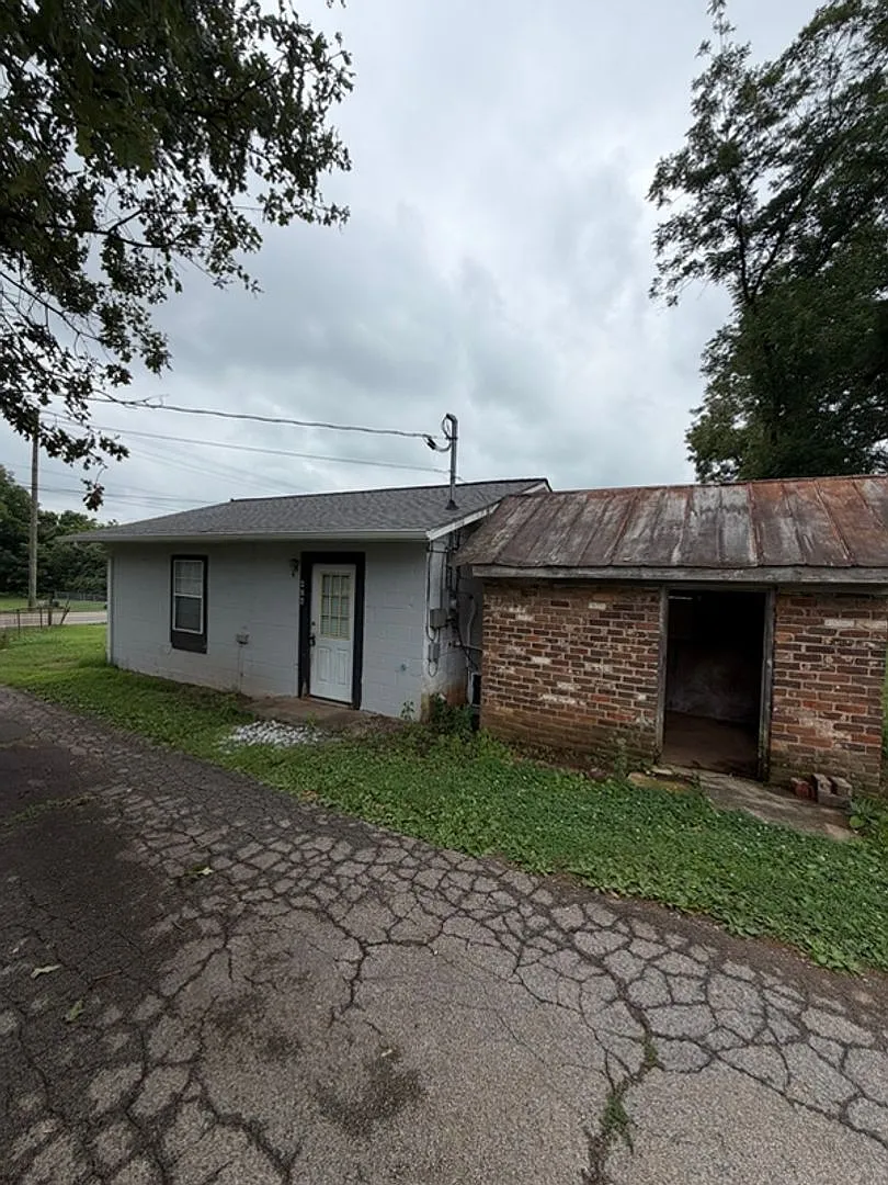 426 West Old Andrew Johnson Hwy, New Market, TN 37820 — Photo 1