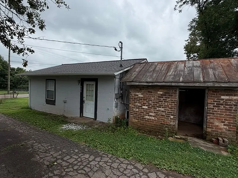 426 W Old A J Hwy — Photo 1
