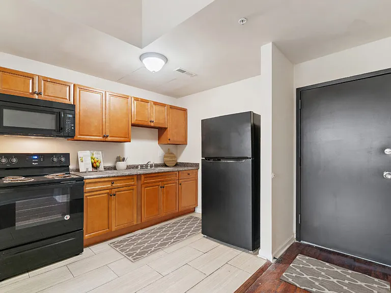 Kitchen/ Foyer