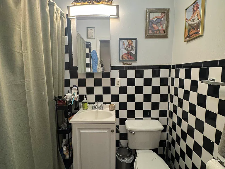 202 E 7th St #3F — Photo 6