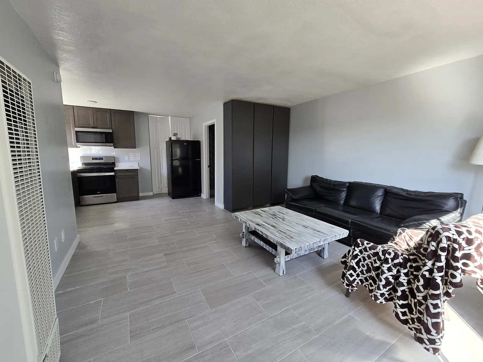 3 bed, 1100 sqft, $950 — Photo 4
