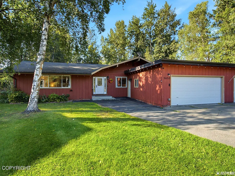 5653 Renee Cir