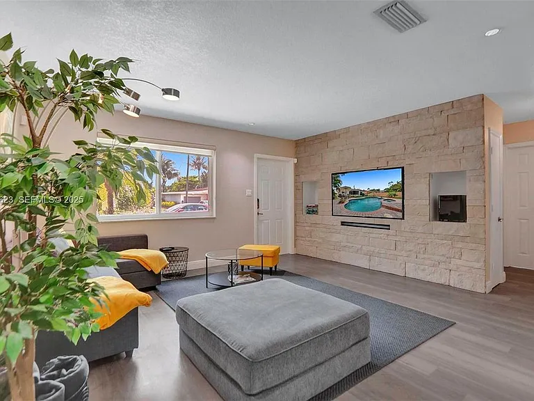 1773 SW 28th Way #HOME — Photo 3