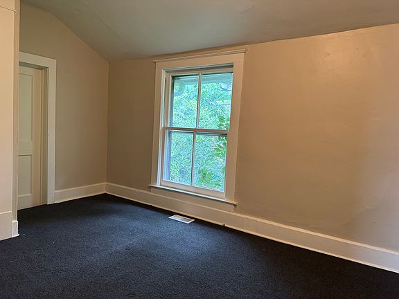 3rd image of 1802 Ferry Ave