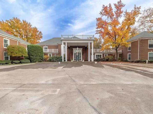 17111 E Jefferson Ave APT 11, Grosse Pointe, MI 48230