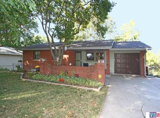 1827 E Bermuda Dr, Lincoln, NE 68506